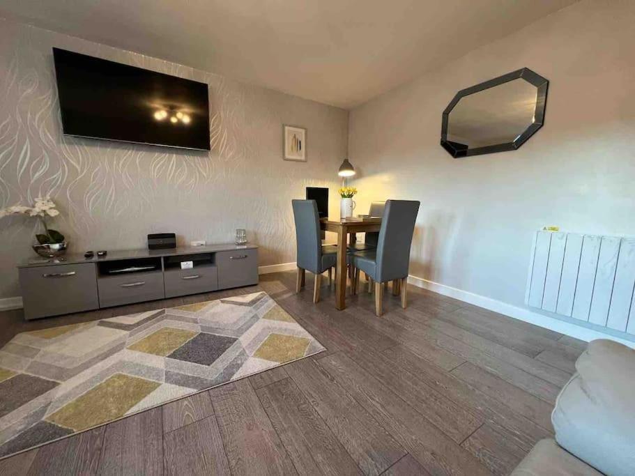 Modern 2 Bed Apartment أوبان المظهر الخارجي الصورة